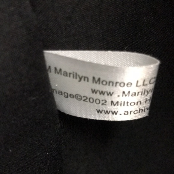 Marilyn Monroe Ashley M Zippered TOTE. “Unique” - Picture 16 of 16